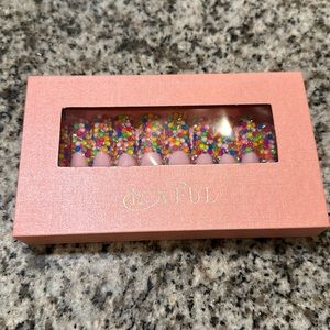 Lovful never worn press on.